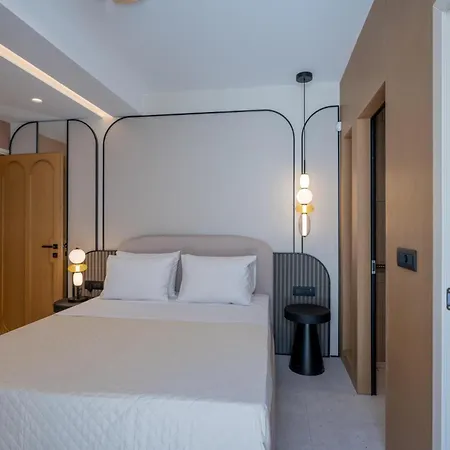 Dive Into Bliss - Daily Housekeeping By Etouri