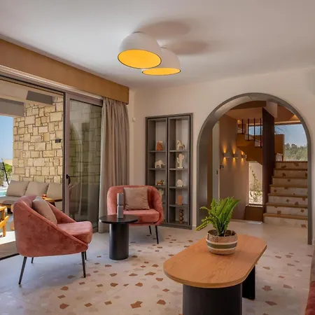 Dive Into Bliss - Daily Housekeeping By Etouri *